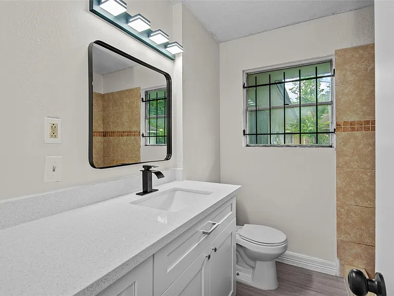 7329 Gleason Rd — Photo 19