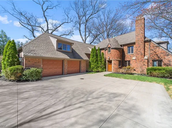 25570 Lake Rd, Bay Village, OH 44140
