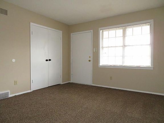 5th image of 365 McFarland Dr