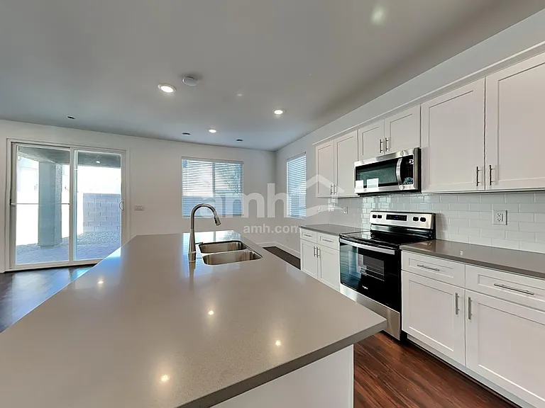 2742 Hot Cider Ave — Photo 3