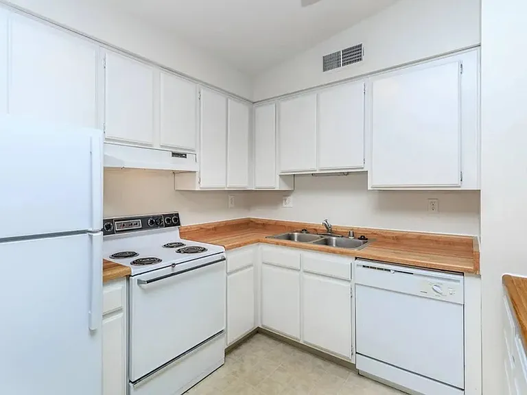 Beechwood Apartment Homes — Photo 50