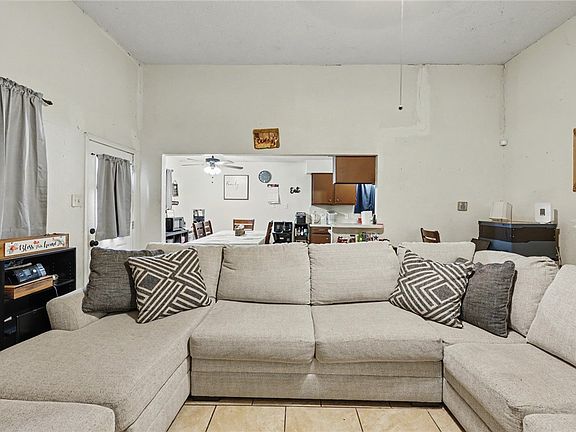 5th image of 3317 Cresthill Dr