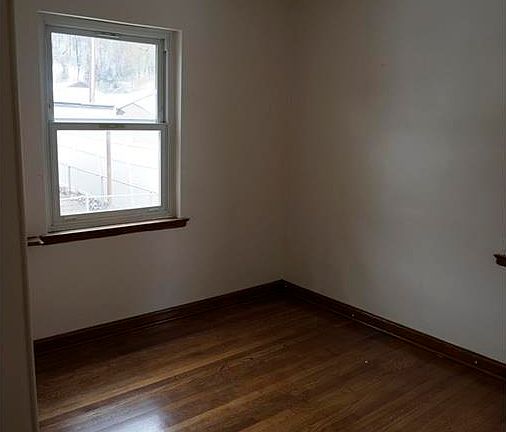 5th image of 5025 Venable Ave SE