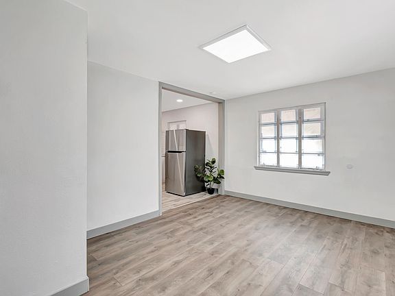 4th image of 502 S 11th St