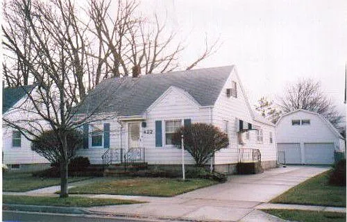 422 E Parish St photo 1