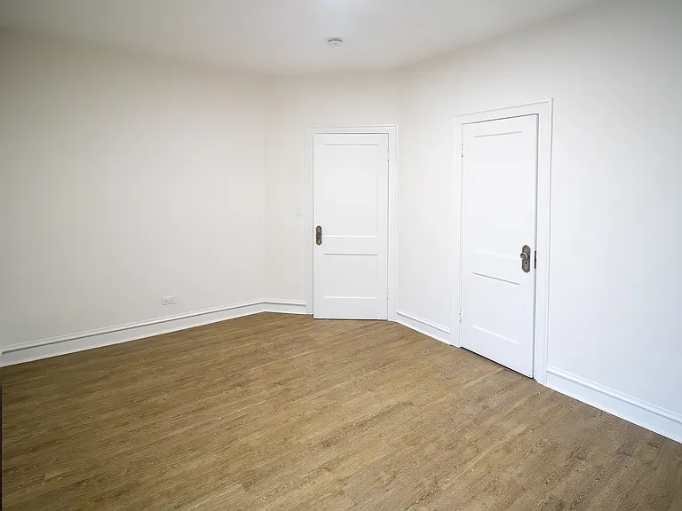 11136 S Vernon Ave #1B — Photo 8