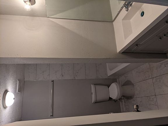 4th image of 1023 Grant St