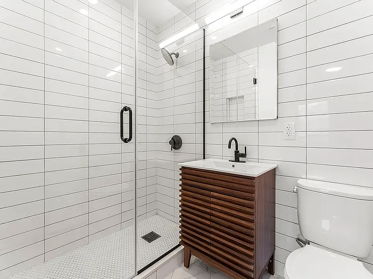 146 Nelson St #3 — Photo 7