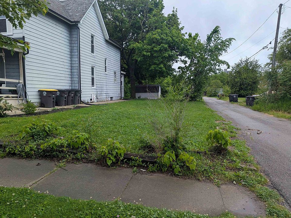 2nd image of 1144 Division St #25