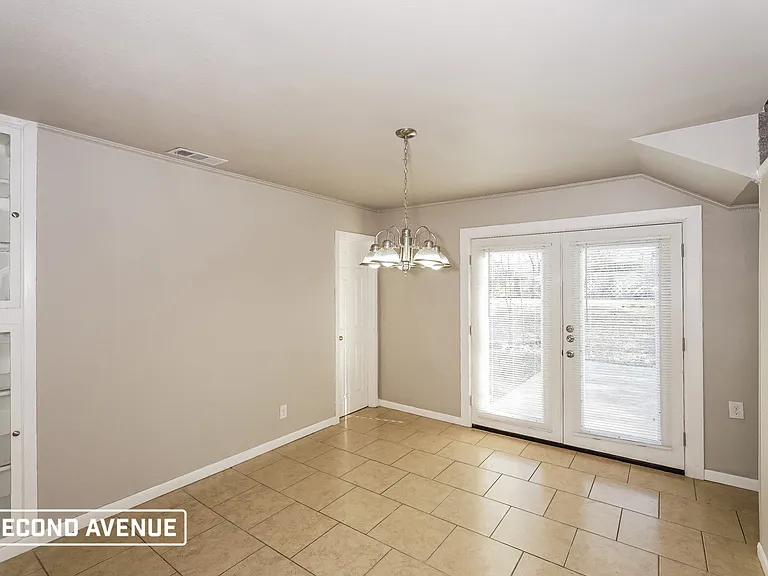 7608 Deaver Dr — Photo 5