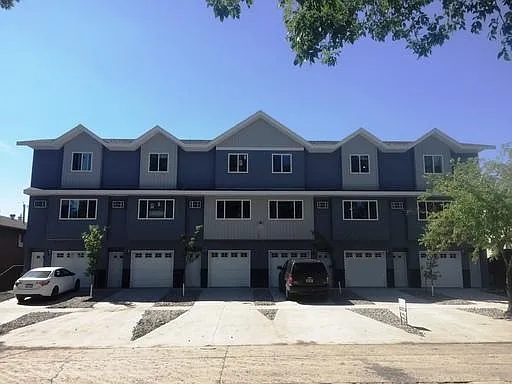 3 Bed / 2 Bath ONE Block from NDSU!! Pet Friendly! *Wifi included