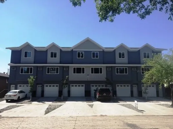 3 Bed / 2 Bath ONE Block from NDSU!! Pet Friendly! *Wifi included, 1122 19th St N Unit B, Fargo, ND 58102