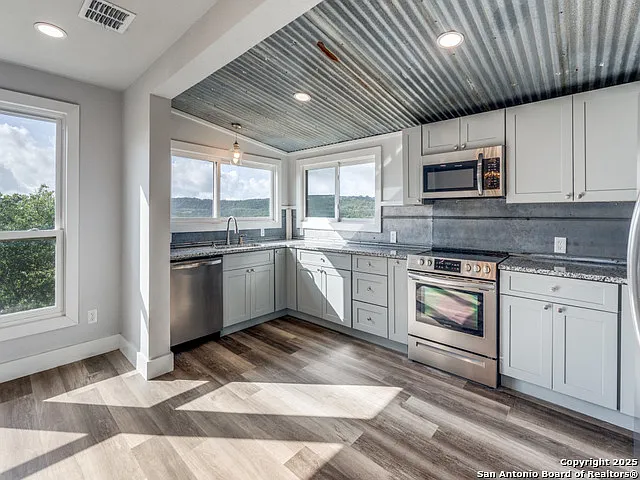 238 Ledgeview Dr — Photo 6