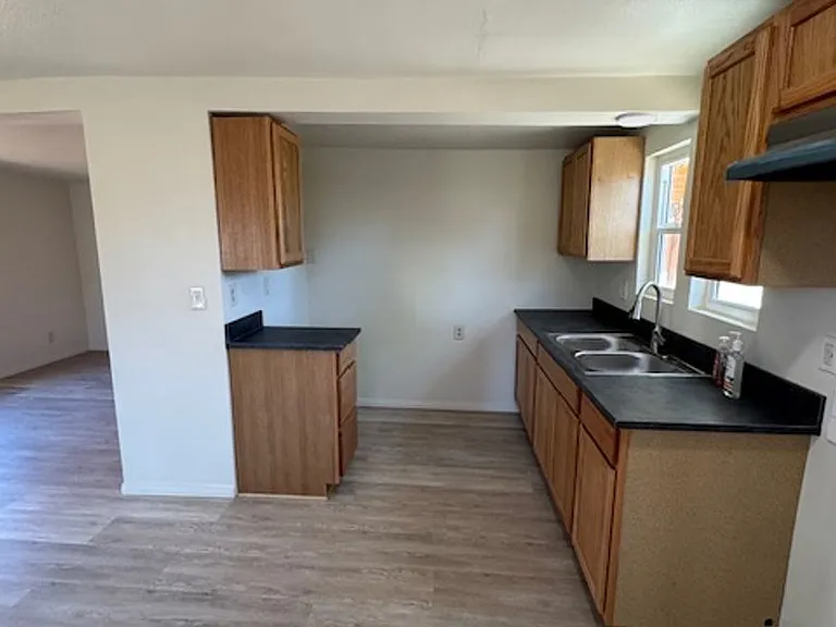 23892 Hemlock Ave — Photo 6