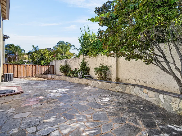 1901 Bright Willow Cir — Photo 34
