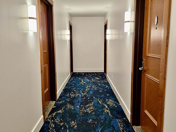 4th image of 242 Rideau St #1208