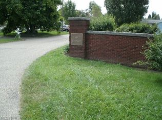 Locust, Bridgeport, OH 43912