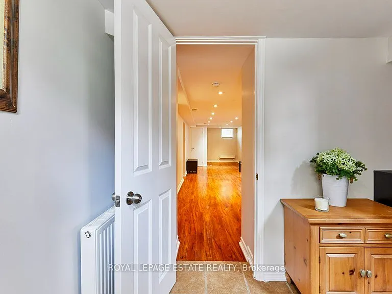 120 Grenadier Rd #LOWER — Photo 8