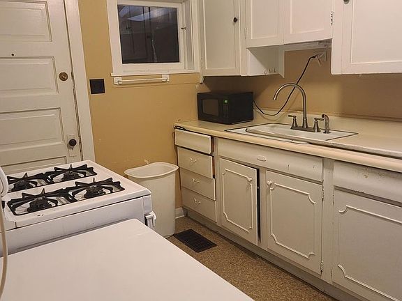 2nd image of 703 W High St APT 2