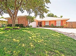 6448 Alta Vista Dr, Watauga, TX 76148