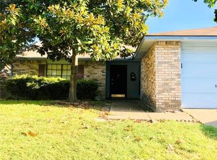 1916 Baywood Ln, Arlington, TX 76014