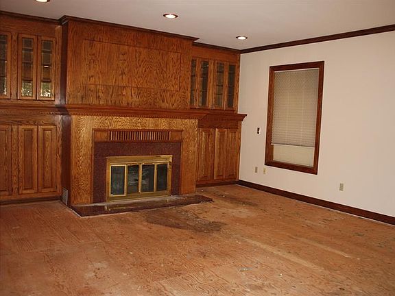 5th image of 7714 E Woodview Dr