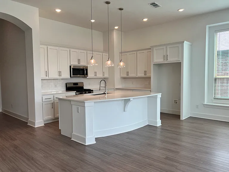 1817 Lockhart Dr — Photo 6