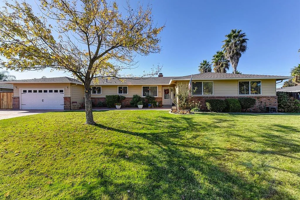 2831 Rhonda Way photo 1
