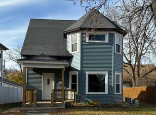 406 S 4th St, Milbank, SD 57252
