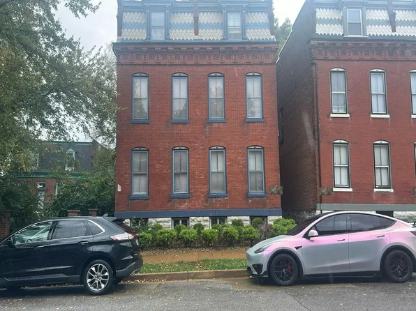 1226 Victor St, Saint Louis, MO 63104