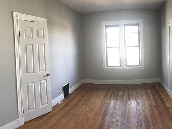 4th image of 682 Columbia Rd #3
