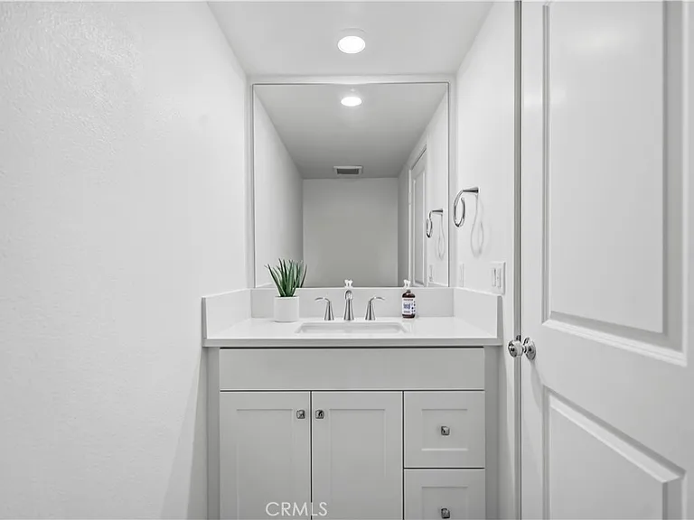 208 Yerba — Photo 13
