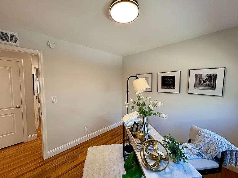1190 Arlington Ln — Photo 14