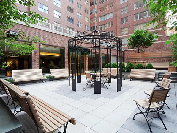 360 East 72nd Street image 20 of 21