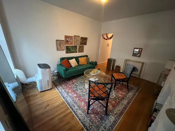 447 West 37th Street image 1 of 10