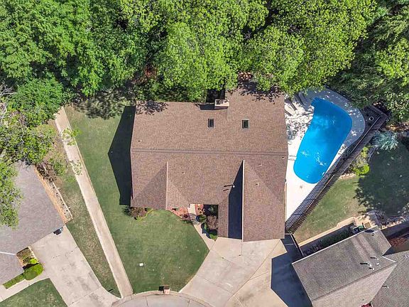 3rd image of 2538 NE Heritage Creek Dr