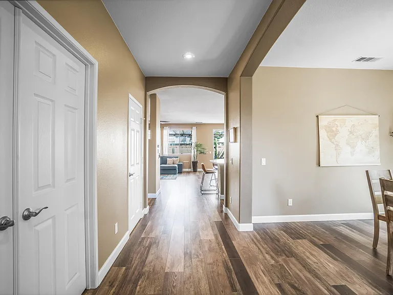 32154 Renoir Rd — Photo 3