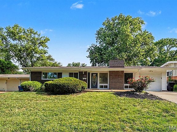 2nd image of 2425 Brook Dr
