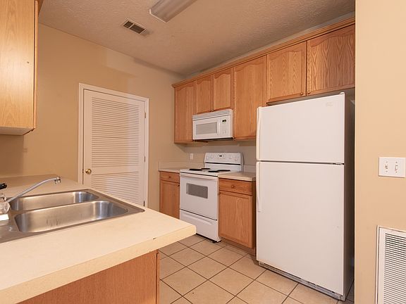 4th image of 228 N Ross St APT 4