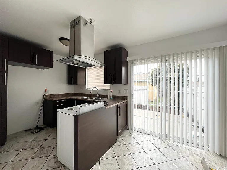 146 Montana Ave — Photo 5