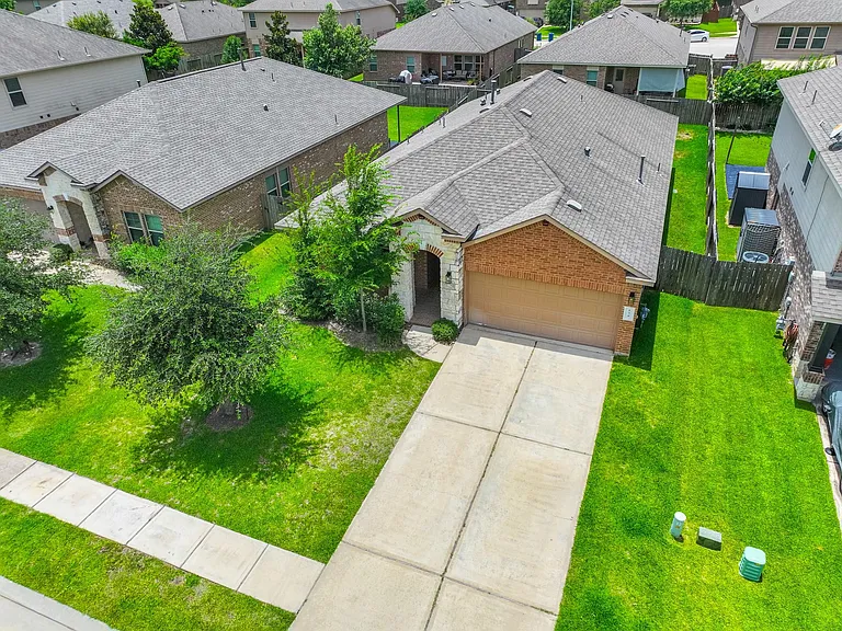 138 Meadow Grove Dr — Photo 2
