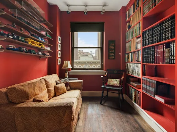 350 East 57th Street image 10 of 12