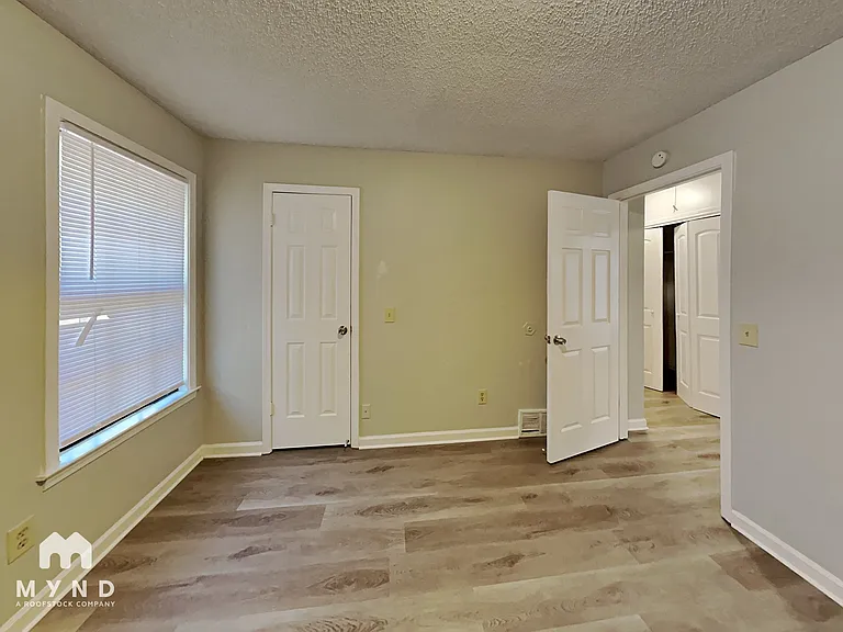 4645 Sandy Park Dr — Photo 13