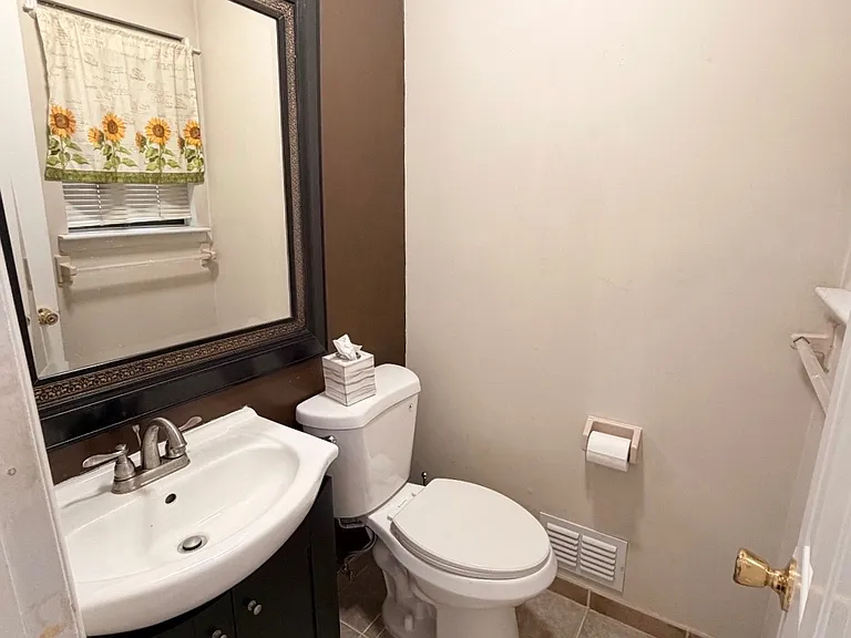 914 Merritt Dr #B — Photo 4