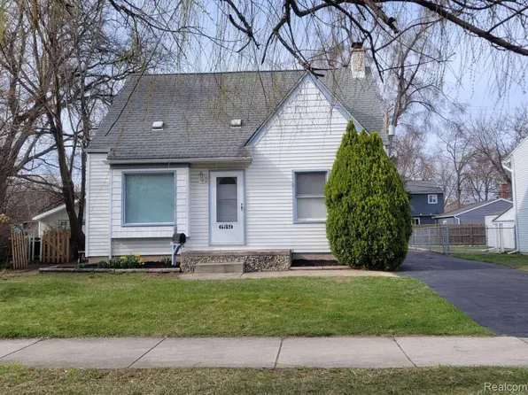 639 E Forteen Mile Rd, Clawson, MI 48017