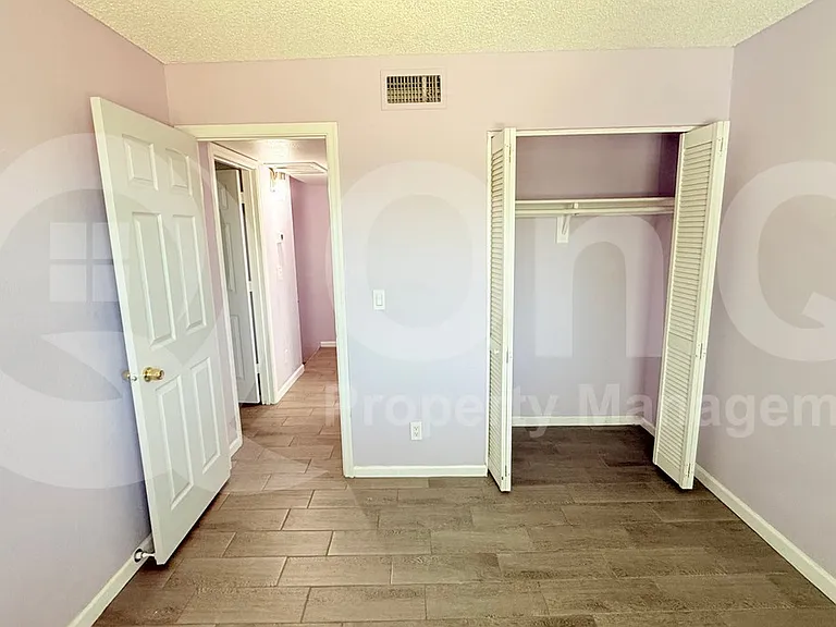 1442 N 53rd Dr — Photo 14