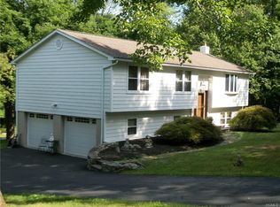 215 Horsepound Rd, Carmel, NY 10512