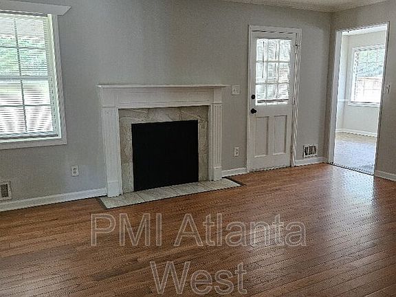 3rd image of 2250 Sandgate Cir