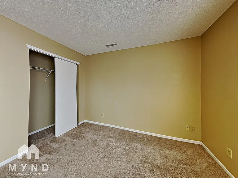 9526 W Lantern Ln — Photo 17