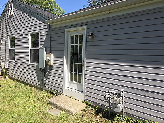 4th image of 517 Longwood Dr